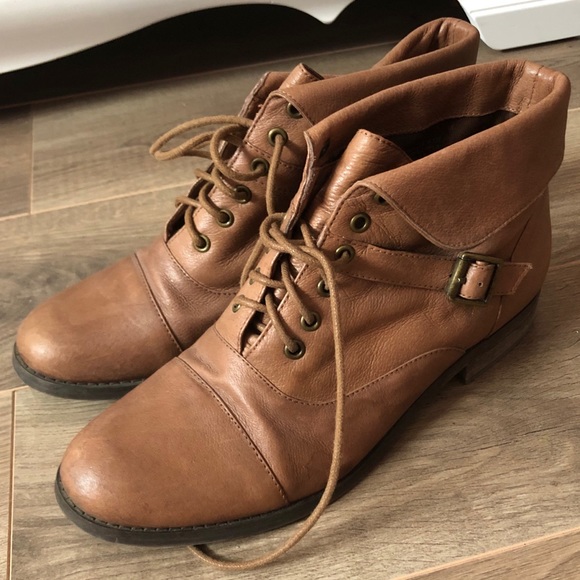 Steve Madden Falyn Leather Ankle Boot - Picture 1 of 8